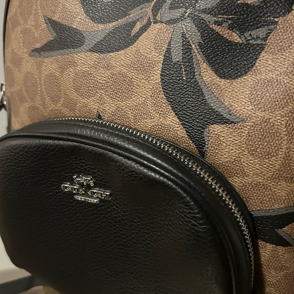 CoachTan Brown and Black Bow Signature Canvas and Leather Backpack Purse EUC - Picture 2 of 6